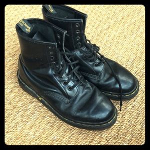Dr Martens black leather 8 hole lace up boots